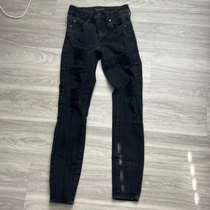 Black AéRopostale jeans with rips high-rise